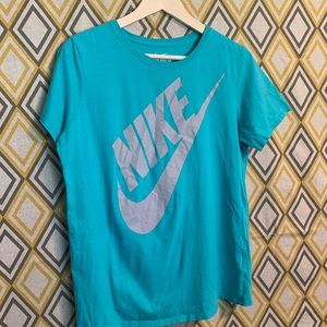 NIKE- women’s t-shirt